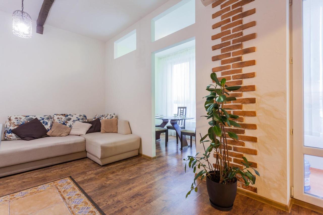 Navit Apartments With Breakfast, Near The Railway Station, The City Center, The Park كييف المظهر الخارجي الصورة