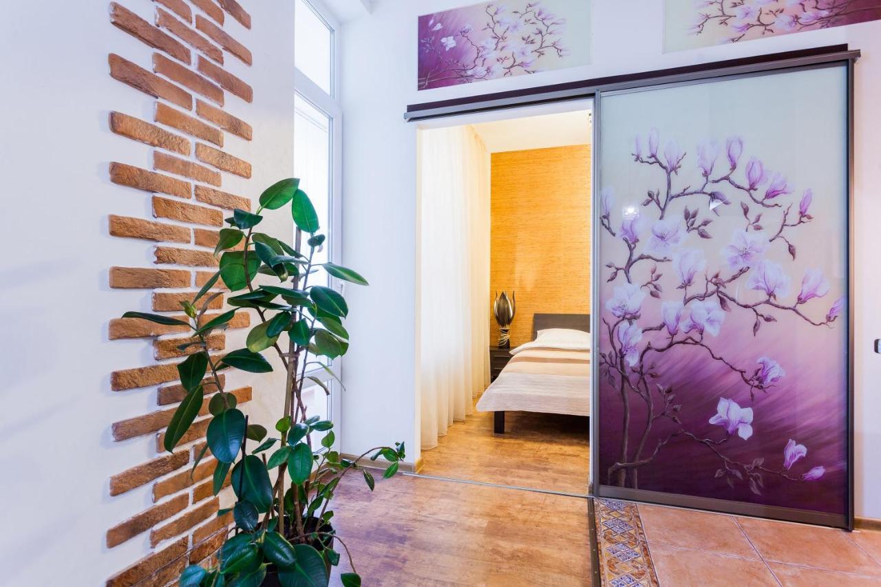 Navit Apartments With Breakfast, Near The Railway Station, The City Center, The Park كييف المظهر الخارجي الصورة